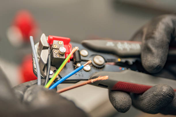 Best Affordable Emergency Electrician  in Rossvle, IL